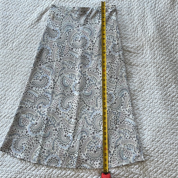 LOFT skirt, size Medium - Picture 8 of 9